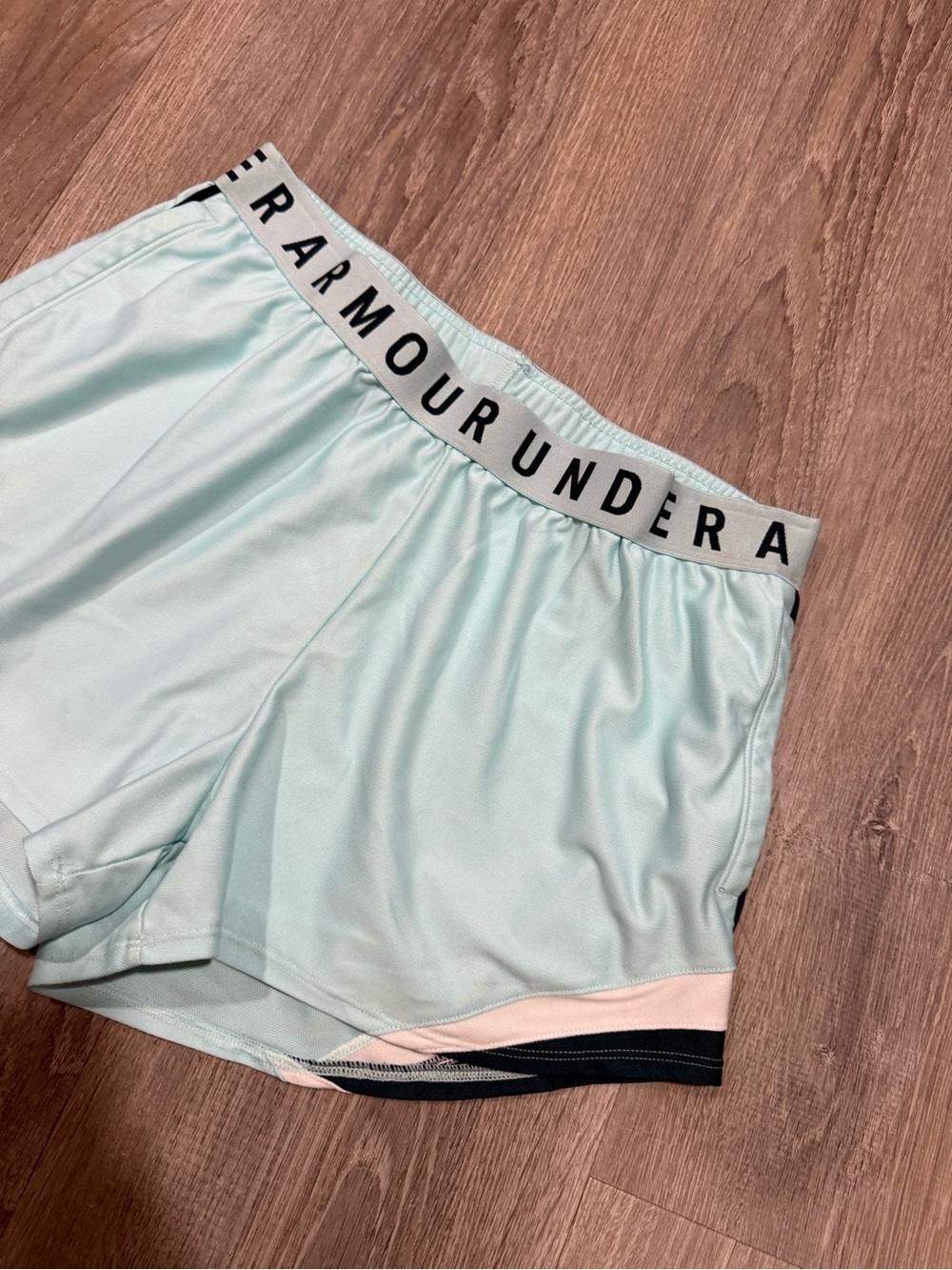 •UNDER ARMOUR• RUNNING SHORTS - Picture 3 of 5
